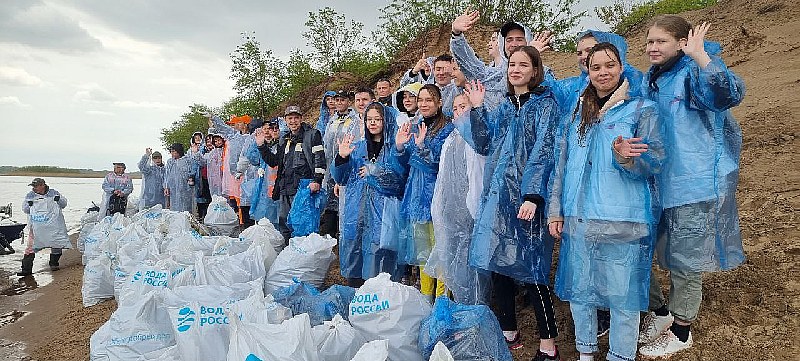 В Саратове с острова «Казачий» в День Волги вывезли 25 кубометров мусора