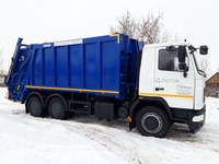 Новая мусоровывозящая техника и контейнеры появились в районах Правобережья