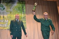 В Саратове начальник Департамента лесного хозяйства по ПФО поздравил работников лесной отрасли