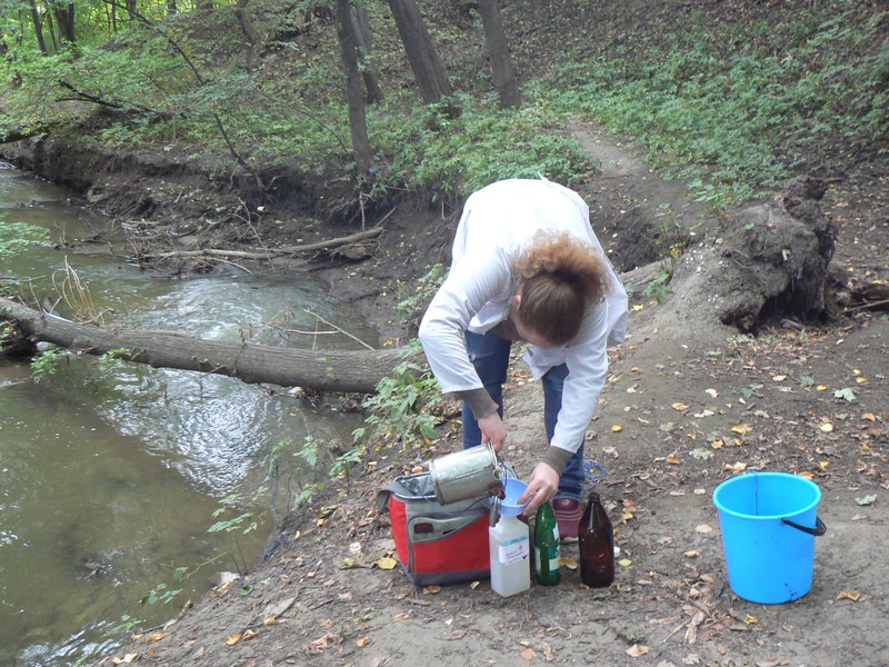 Продолжаются исследования по факту сброса сточных вод в реку Гуселка-1